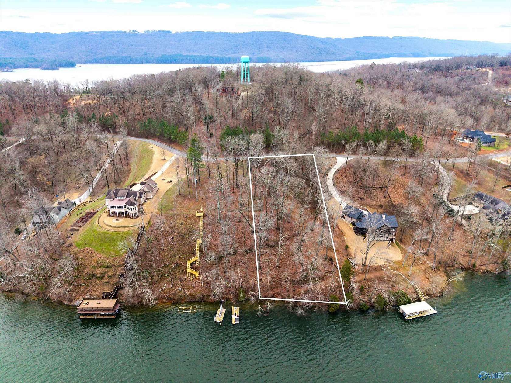 1.19 Acres of Residential Land for Sale in Scottsboro, Alabama