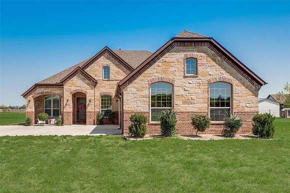 4 Acres of Residential Land with Home for Sale in Caddo Mills, Texas