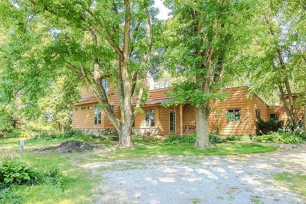 2.15 Acres of Residential Land with Home for Sale in Boone, Iowa