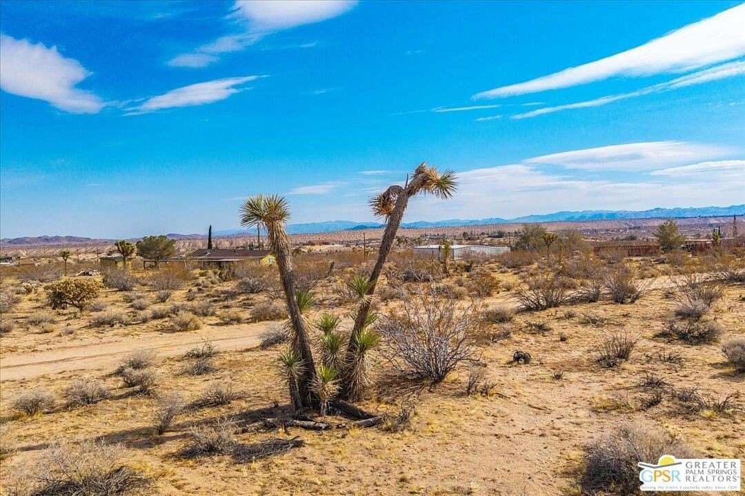 2.5 Acres of Residential Land for Sale in Yucca Valley, California