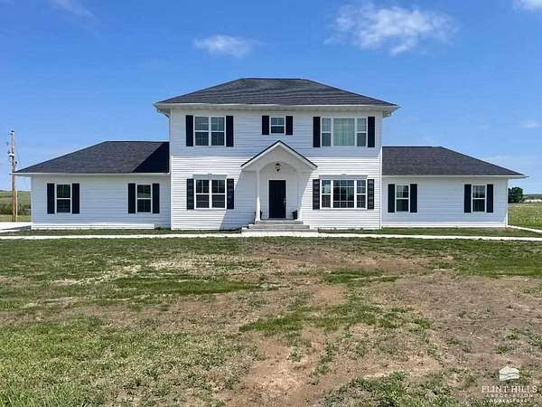 10 Acres of Residential Land with Home for Sale in St. Marys, Kansas