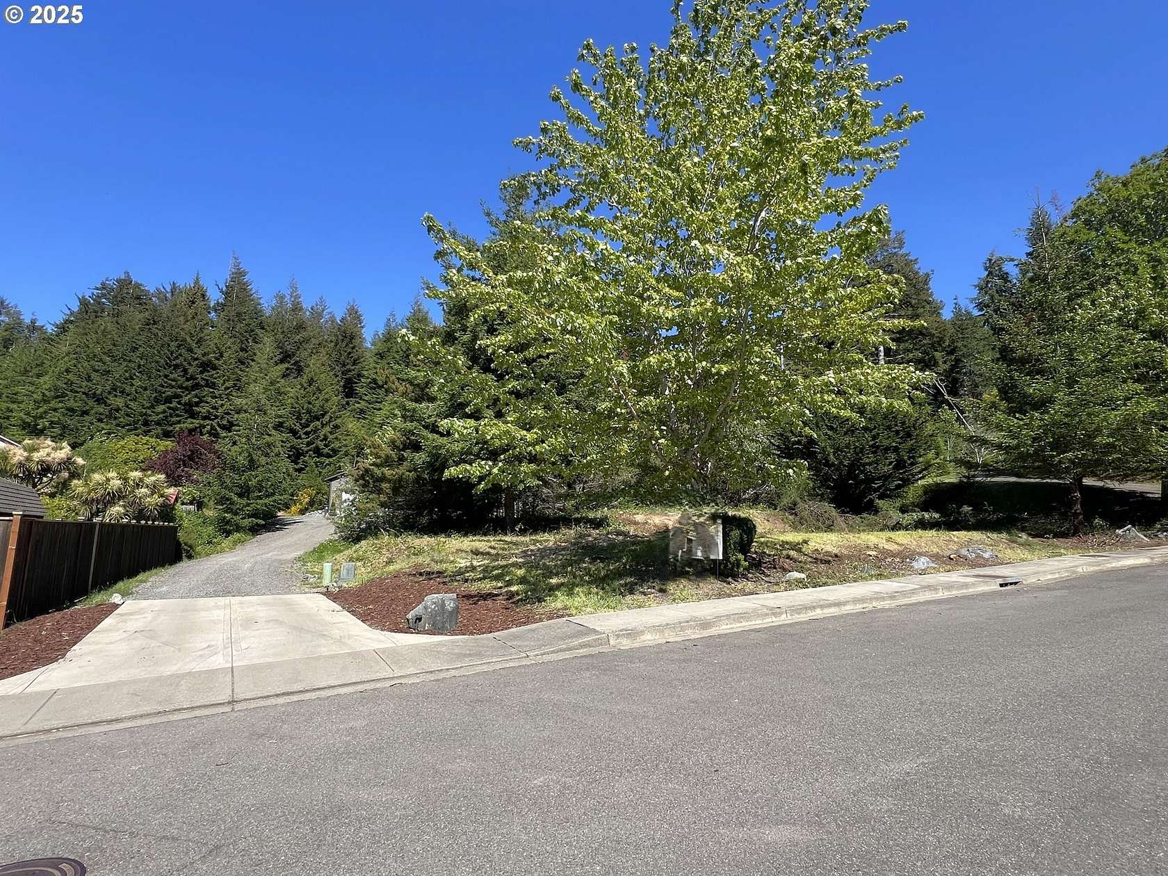 0.32 Acres of Residential Land for Sale in Coos Bay, Oregon