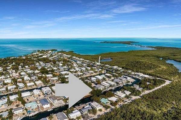 Residential Land for Sale in Plantation Key, Florida