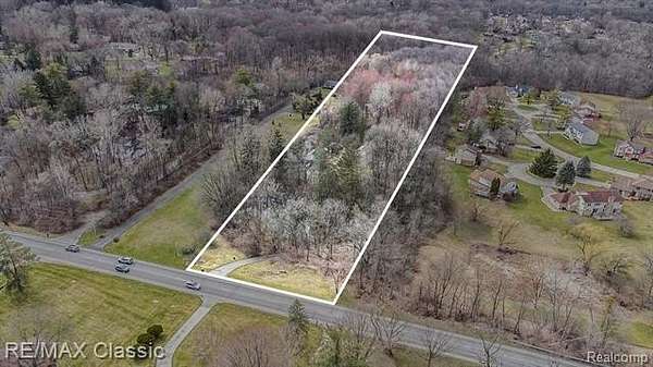 6 Acres of Residential Land for Sale in Farmington Hills, Michigan