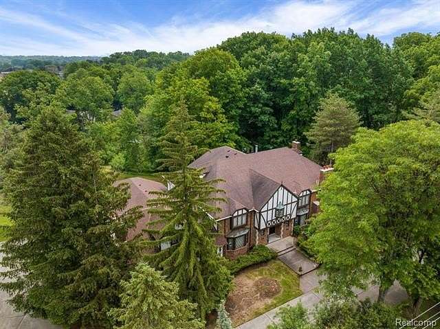 2.33 Acres of Land with Home for Sale in West Bloomfield, Michigan