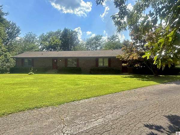 4.89 Acres of Residential Land with Home for Sale in Paducah, Kentucky