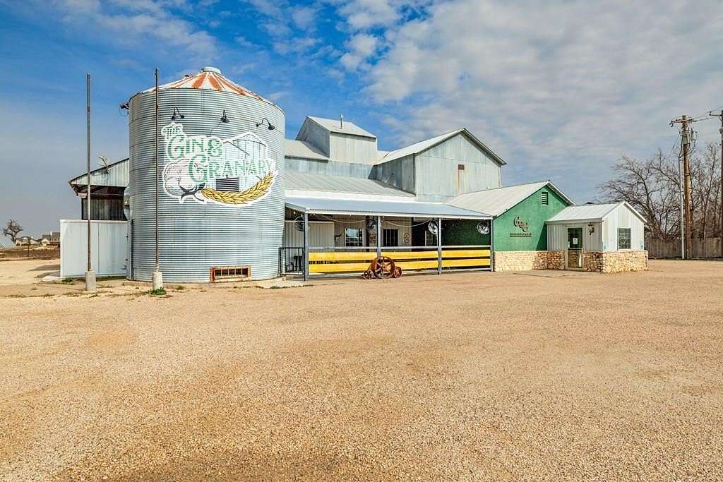 2 Acres of Improved Mixed-Use Land for Sale in Wall, Texas