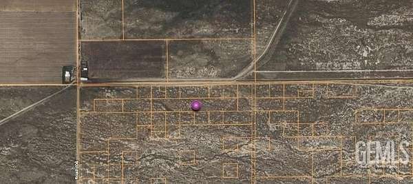 6 Acres of Residential Land for Sale in Earlimart, California