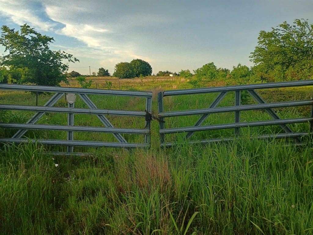 7 Acres of Land for Sale in Campbell, Texas