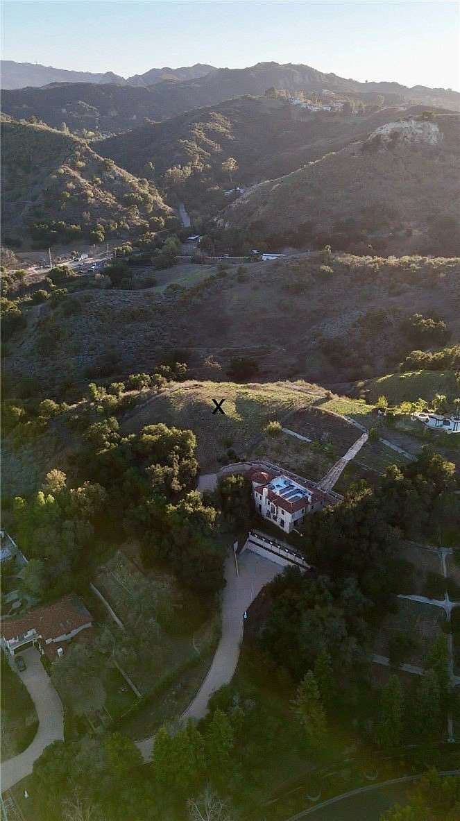 1 Acre of Residential Land for Sale in Calabasas, California