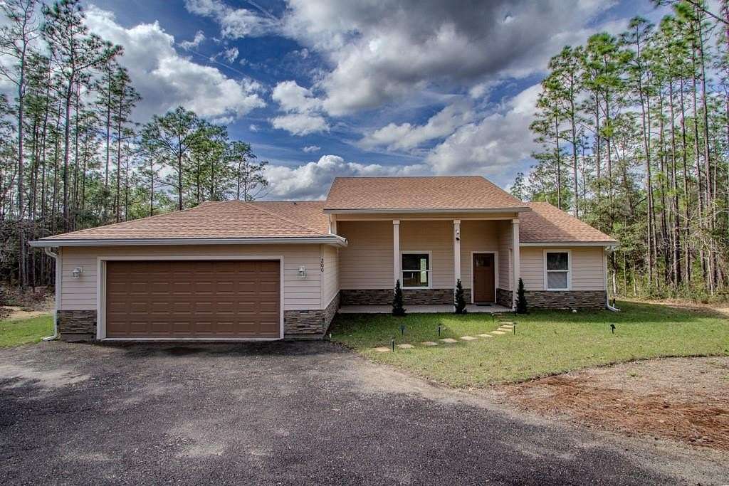 2.49 Acres of Residential Land with Home for Sale in Hawthorne, Florida