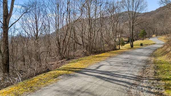 1.33 Acres of Residential Land for Sale in Waynesville, North Carolina