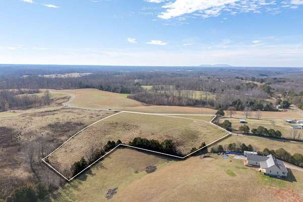 5 Acres of Residential Land for Sale in Smithville, Tennessee