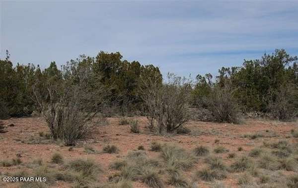 5.32 Acres of Land for Sale in Seligman, Arizona