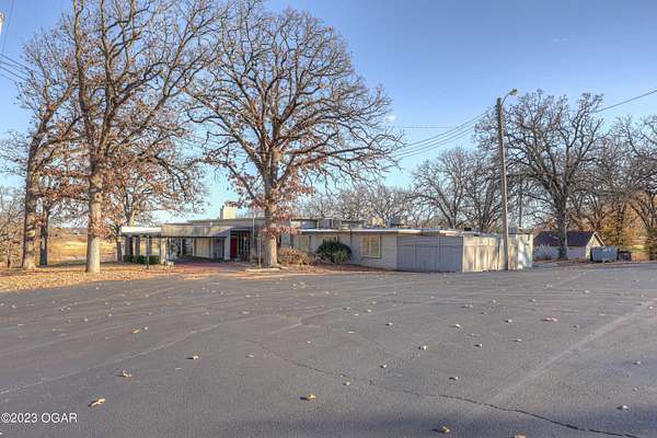 2 Acres of Improved Commercial Land for Sale in Carthage, Missouri