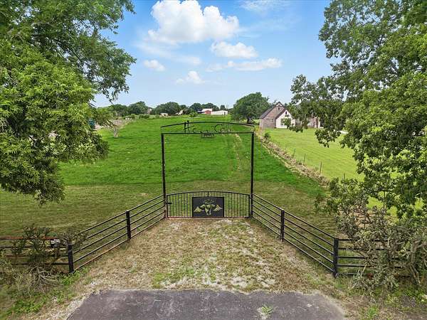 2 Acres of Residential Land for Sale in Sanger, Texas