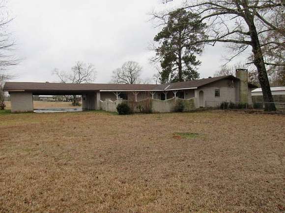 10.2 Acres of Recreational Land with Home for Sale in Many, Louisiana