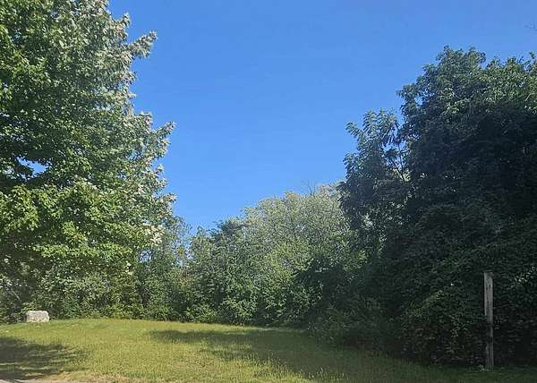 1.14 Acres of Residential Land for Sale in Lindenhurst, Illinois