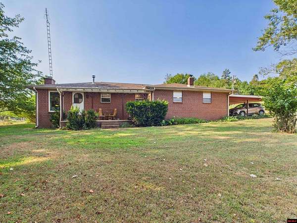 21 Acres of Agricultural Land with Home for Sale in Mountain Home, Arkansas