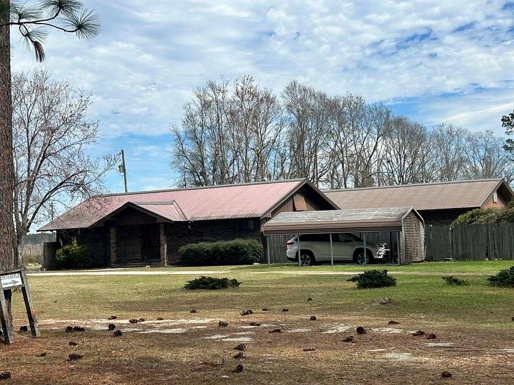 3.1 Acres of Residential Land with Home for Sale in Alma, Georgia