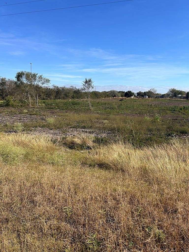 3.53 Acres of Commercial Land for Sale in Beeville, Texas