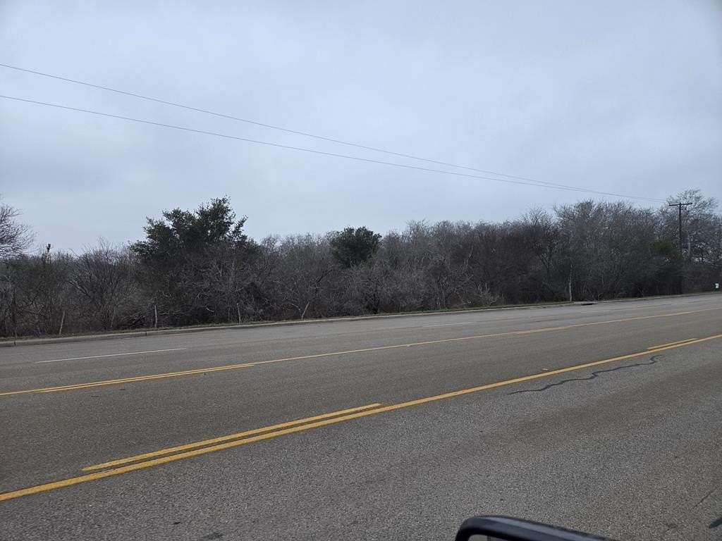 5 Acres of Land for Sale in Beeville, Texas