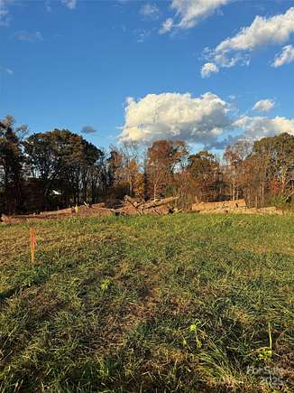 5 Acres of Residential Land for Sale in Hamptonville, North Carolina