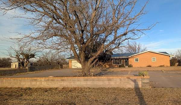 2 Acres of Residential Land with Home for Sale in Big Spring, Texas