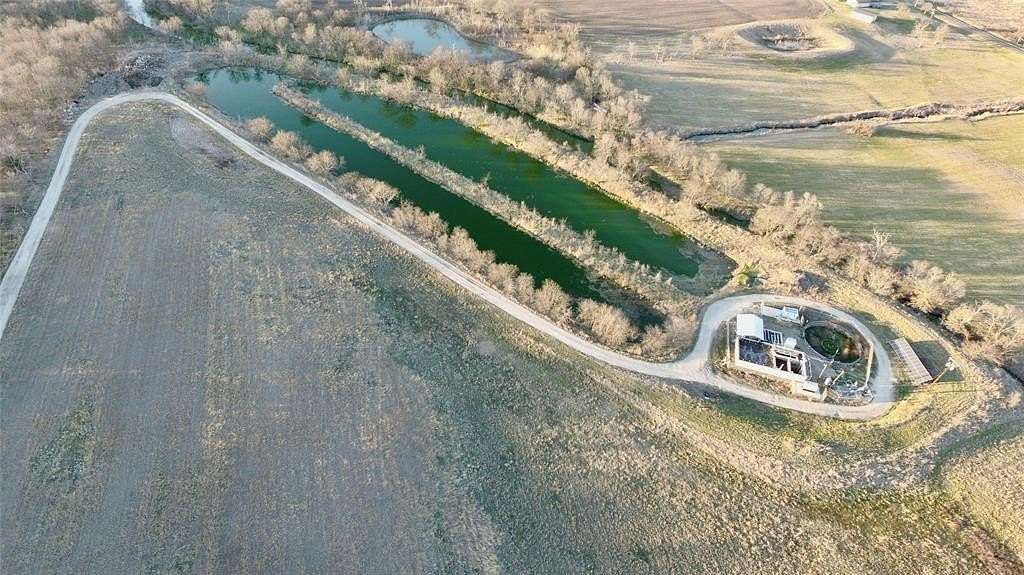 14 Acres of Commercial Land for Sale in Frost, Texas