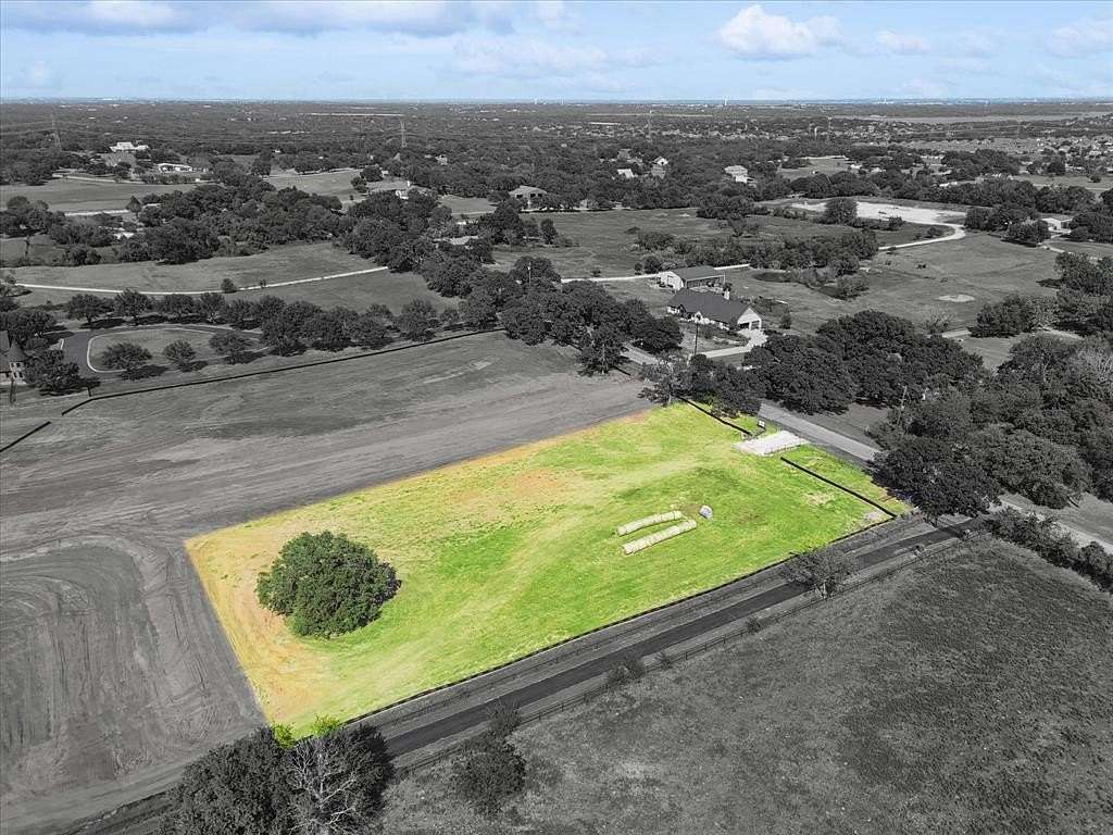 2 Acres of Residential Land with Home for Sale in Copper Canyon, Texas