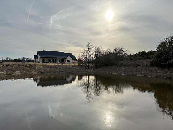 19.8 Acres of Land with Home for Sale in Gatesville, Texas