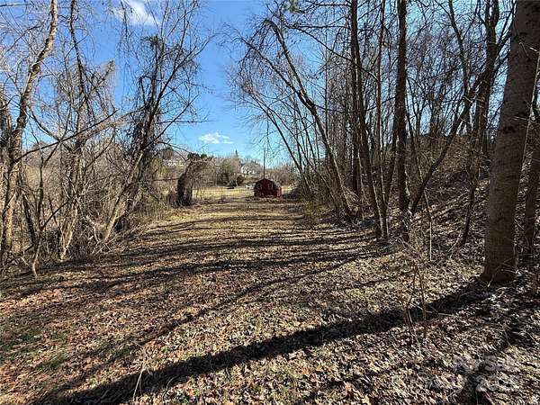 1 Acre of Residential Land for Sale in Hickory, North Carolina