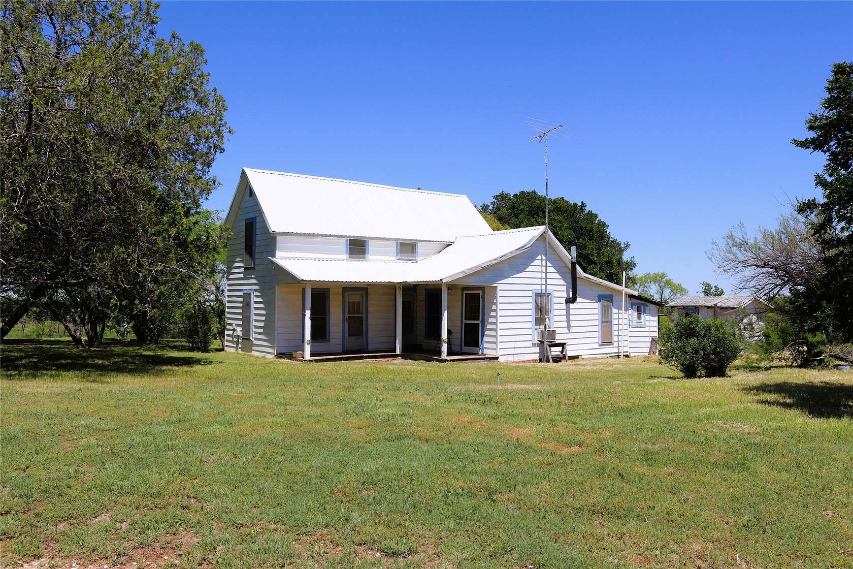 50 Acres of Agricultural Land with Home for Sale in Henrietta, Texas