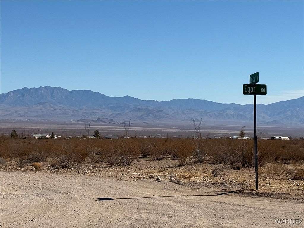 19.4 Acres of Land for Sale in Golden Valley, Arizona