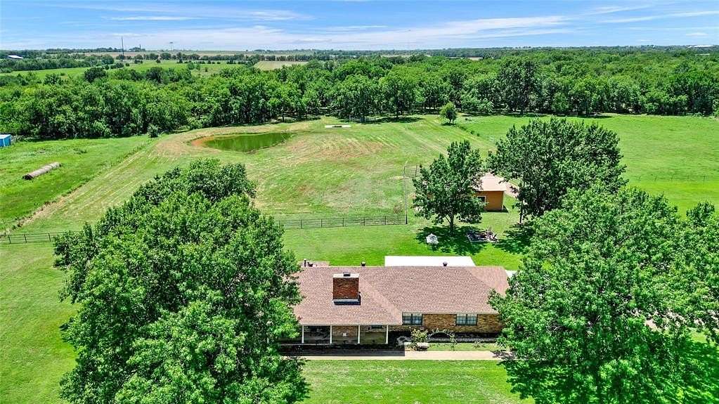 39.9 Acres of Agricultural Land with Home for Sale in Whitesboro, Texas