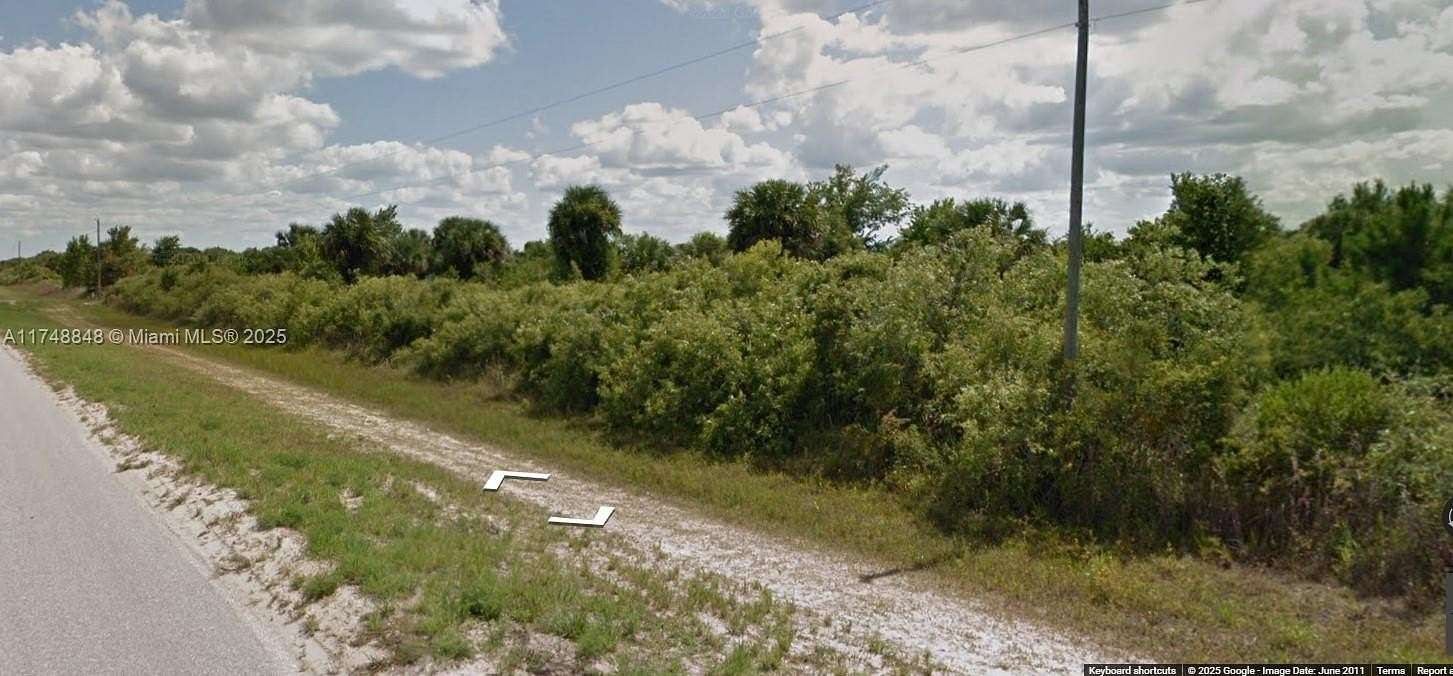 1.25 Acres of Land for Sale in Okeechobee, Florida