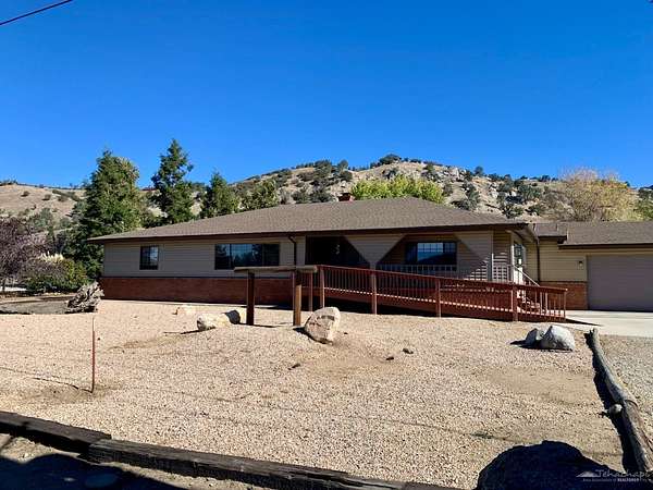 3 Acres of Residential Land with Home for Sale in Tehachapi, California