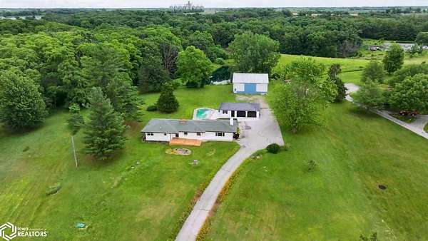 3.14 Acres of Residential Land with Home for Sale in Fairfield, Iowa