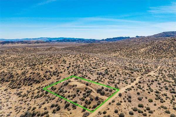 1.24 Acres of Land for Sale in Pioneertown, California