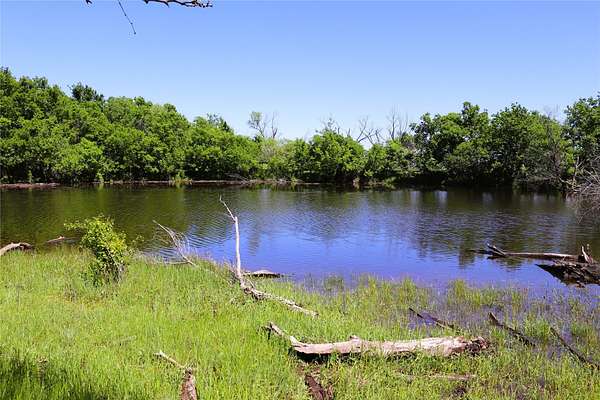 40 Acres of Land for Sale in Henrietta, Texas