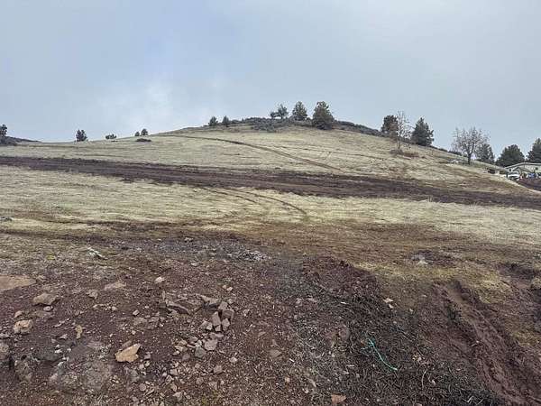2.5 Acres of Land for Sale in Montague, California