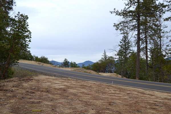 2 Acres of Residential Land for Sale in Grants Pass, Oregon