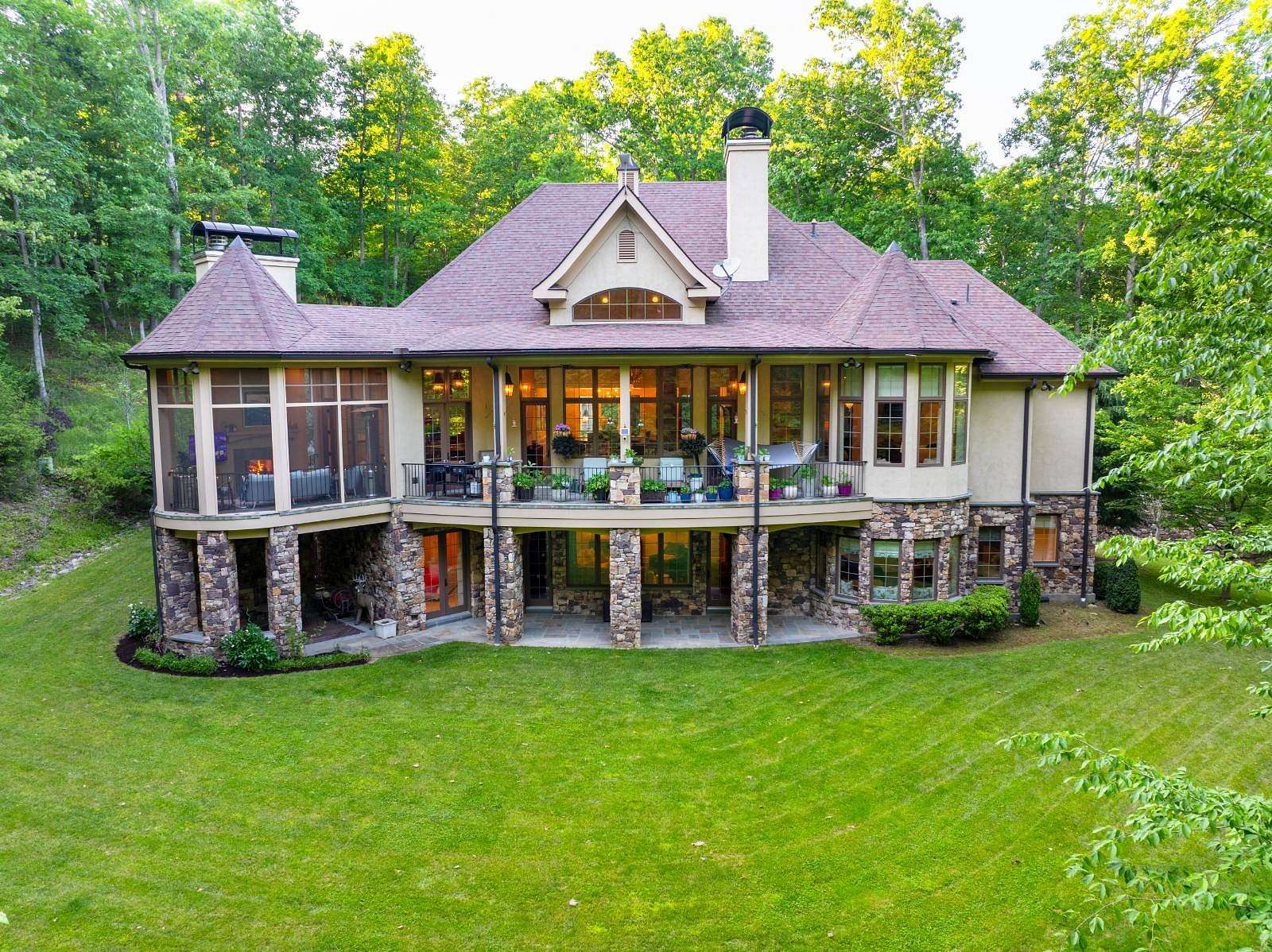 6.86 Acres of Residential Land with Home for Sale in Lewisburg, West Virginia