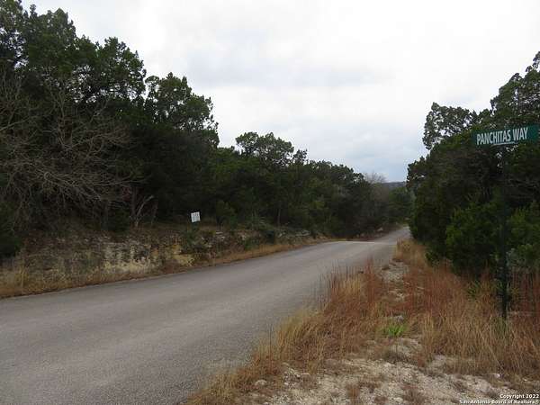 1 Acre of Residential Land for Sale in Lakehills, Texas
