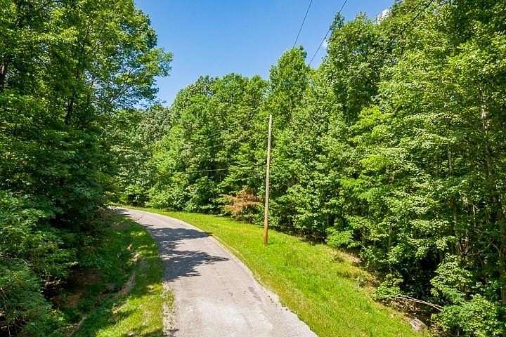 4 Acres of Residential Land for Sale in Monterey, Tennessee