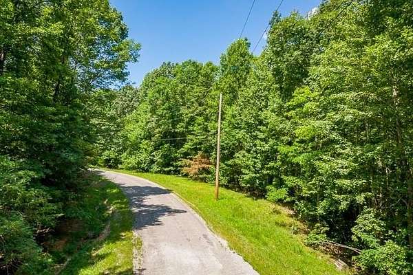 4 Acres of Residential Land for Sale in Monterey, Tennessee