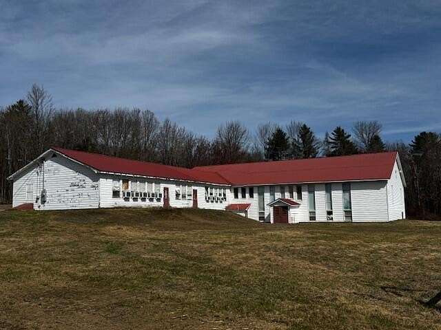 5 Acres of Improved Commercial Land for Sale in Canaan, Maine