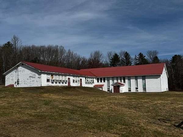 5 Acres of Improved Commercial Land for Sale in Canaan, Maine