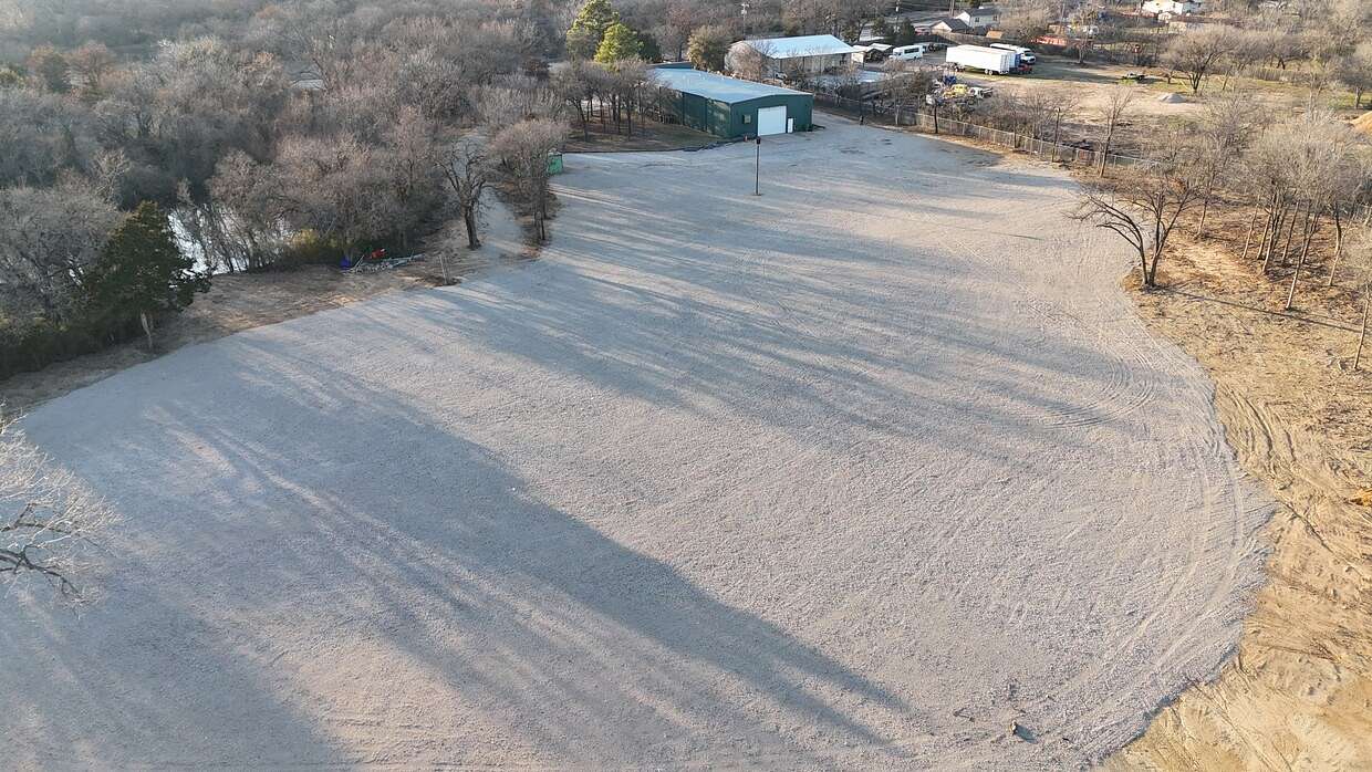 10 Acres of Improved Commercial Land for Sale in Fort Worth, Texas