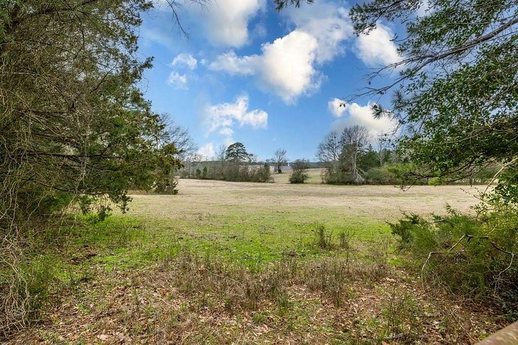 10.6 Acres of Land for Sale in Nacogdoches, Texas